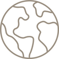 Icon einer Weltkugel in beige auf weißem Hintergrund