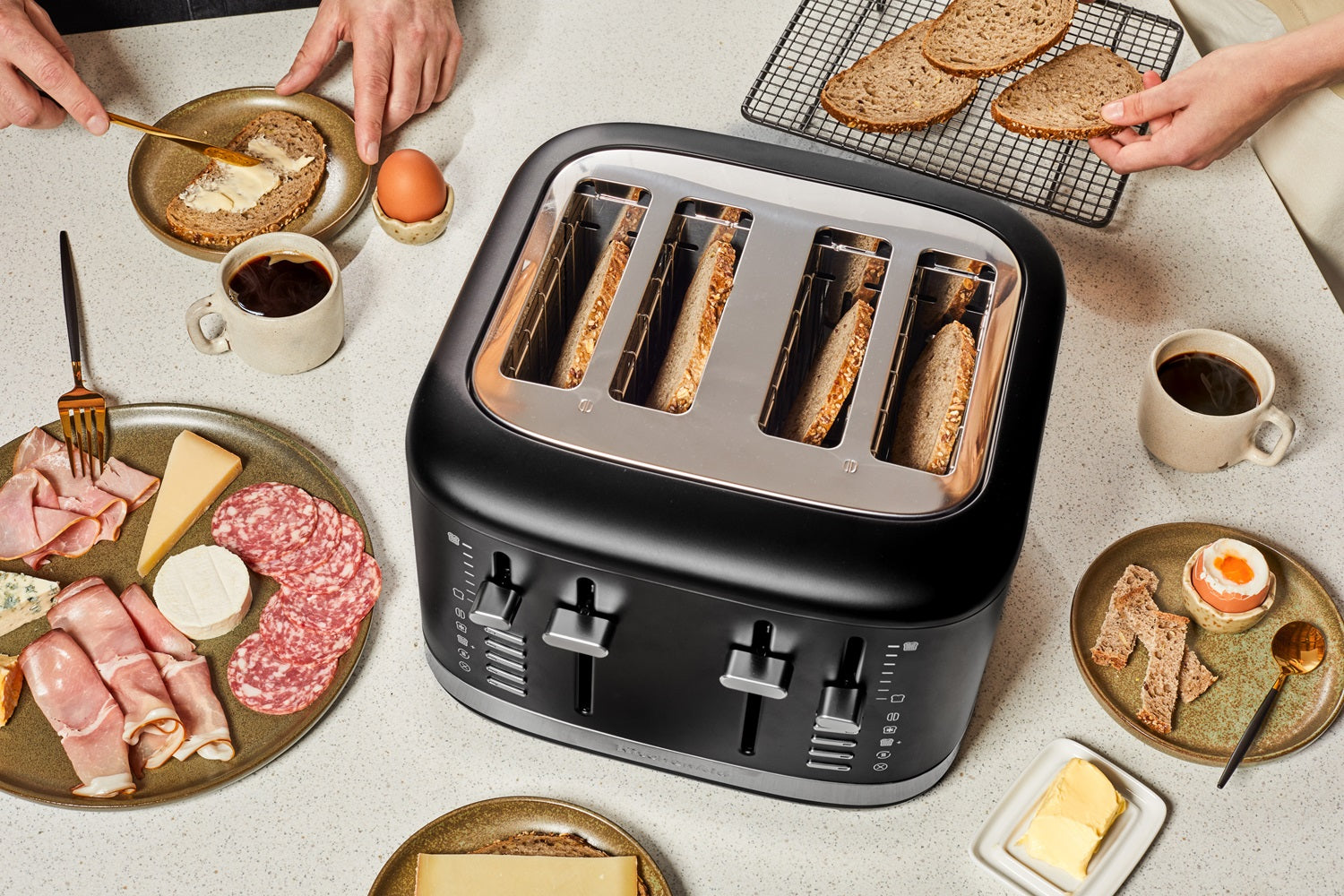 KitchenAid 4-Scheiben Toaster 5KMT4109 Paket 3, 2 Sandwichzangen + 2 Brötchenaufsätze