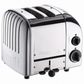 Dualit Toaster für zwei Toastscheiben in glänzendem Edelstahl auf weißem Hintergrund