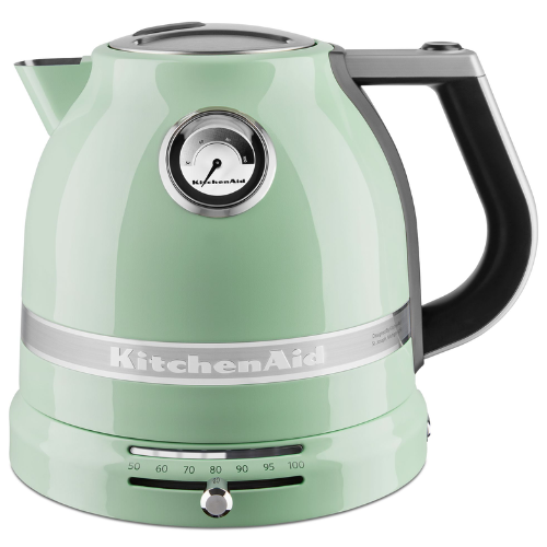 bauchiger Wasserkocher von KitchenAid mit regelbarem Temperaturschieber und Temperaturanzeige in der Farbe Pistazie auf weißem Hintergrund
