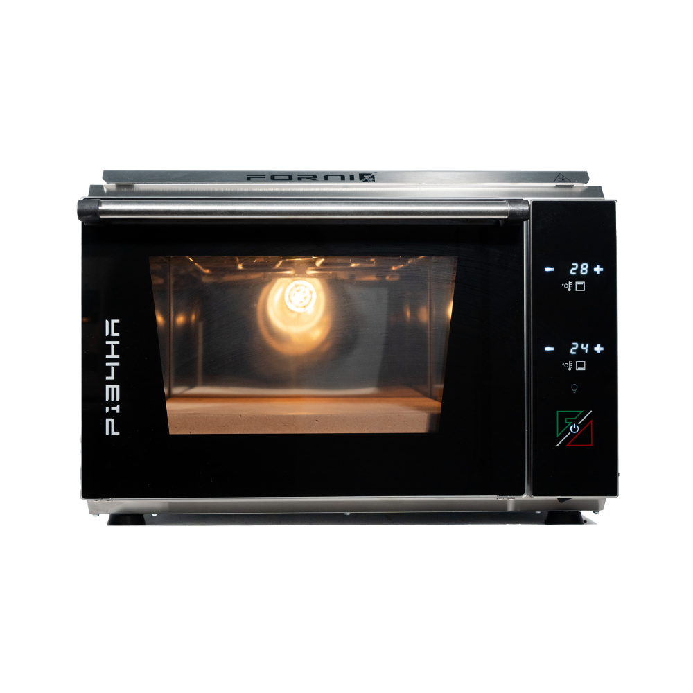 Effeuno Pizzaofen auf weißem Hintergrund